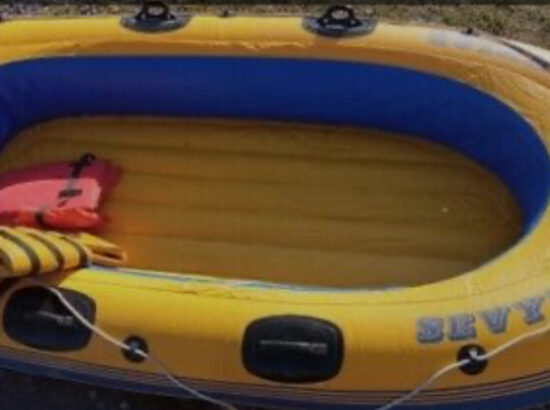 4-5 person Inflatable boat/raft 